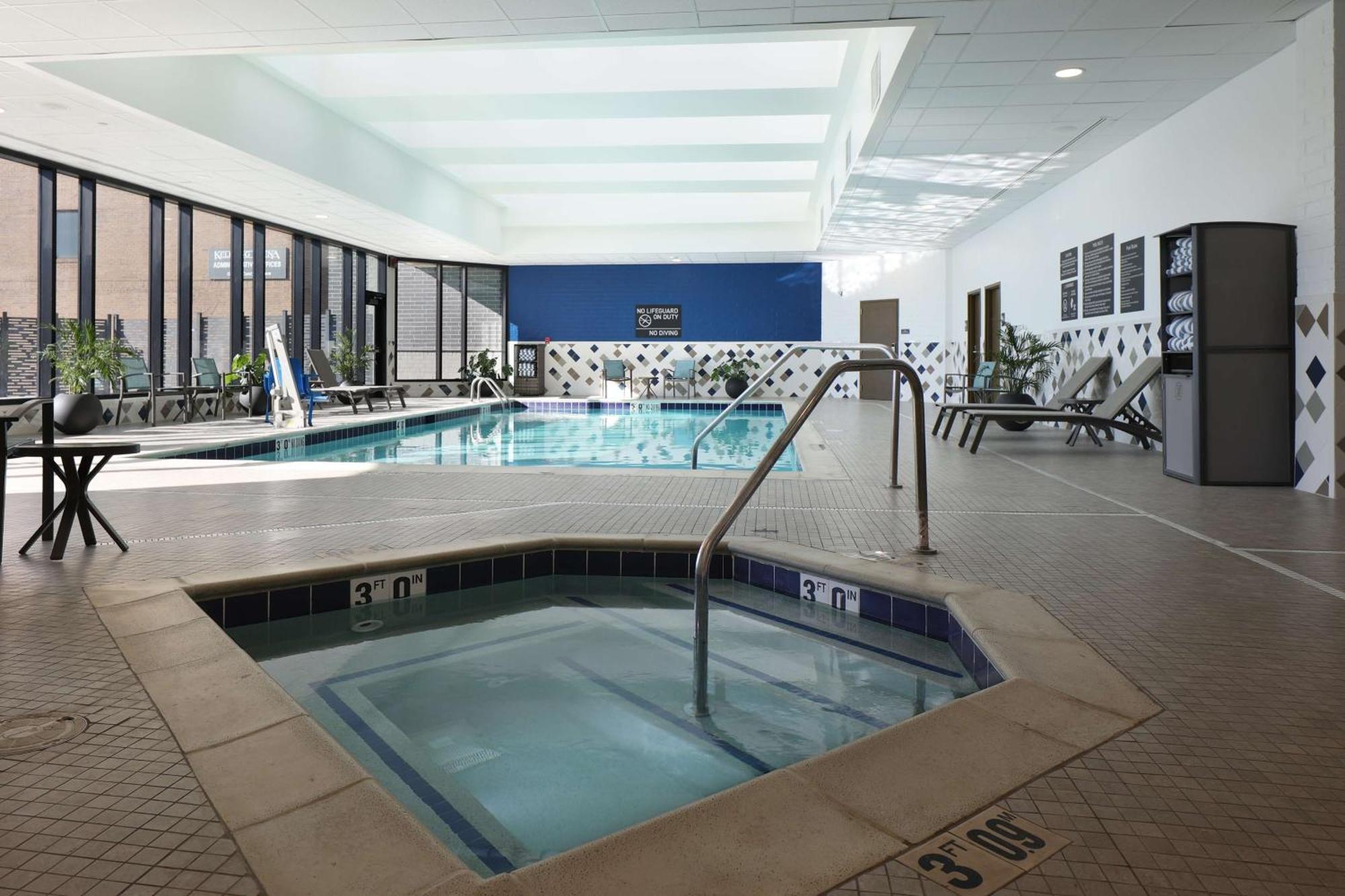 Hotel Doubletree By Hilton Battle Creek Exterior foto